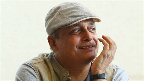 Piyush mishra - Piyush Mishra is an accomplished actor, singer, music director, lyricist, and scriptwriter in Bollywood. He is well-known for his work in movies like Maqbool, and Gangs of Wasseypur. Piyush Mishra got trained at the National School of Drama along with the late Irrfan Khan.